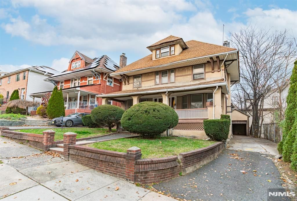 Photo of 277 Meeker Avenue, Newark, NJ 07112 (MLS # 25042829)