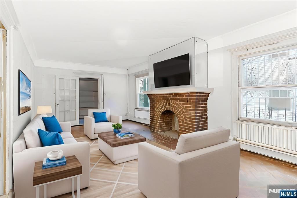 Photo of 277 Meeker Avenue, Newark, NJ 07112 (MLS # 25042829)