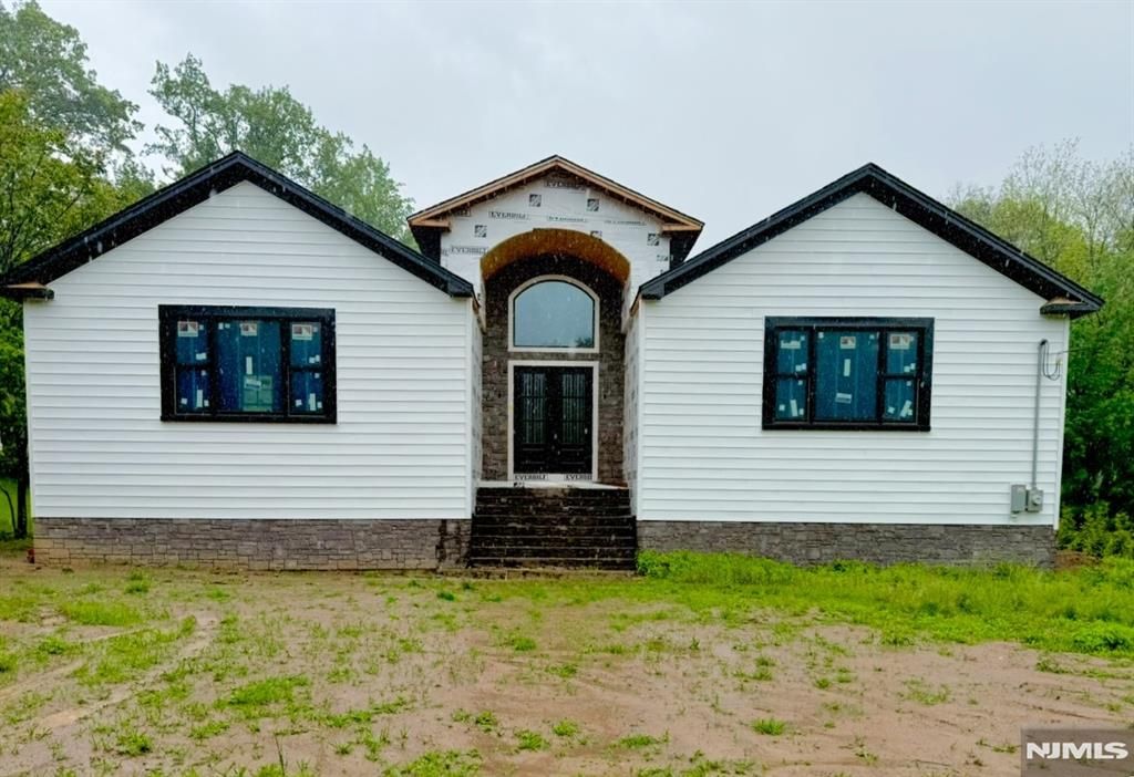 Photo of 1153 Linwood Ave, Twp of Washington, NJ 07676 (MLS # 25016766)