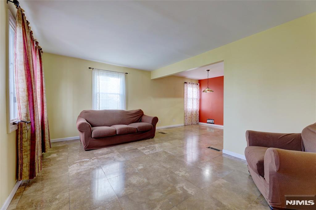 104 Edgewood Avenue