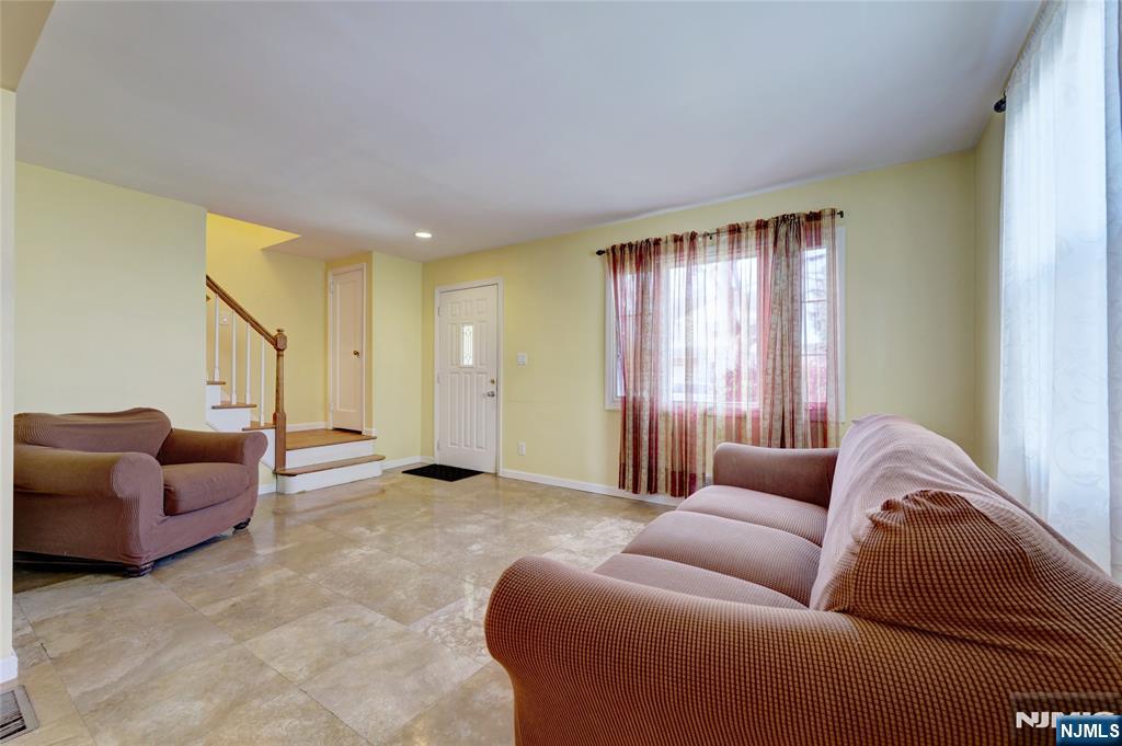 104 Edgewood Avenue