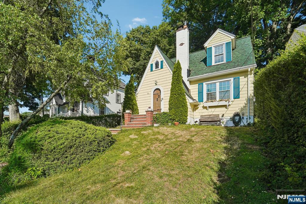 75 Rollinson Street