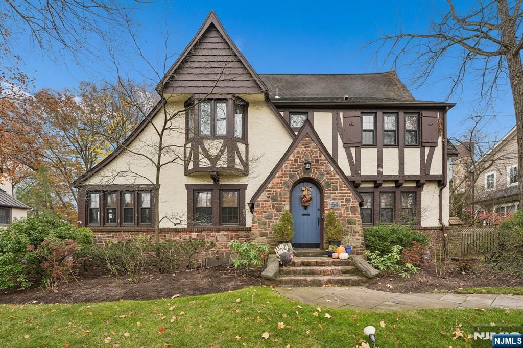 Photo of 54 Joyce Road, Tenafly, NJ 07670 (MLS # 25041822)
