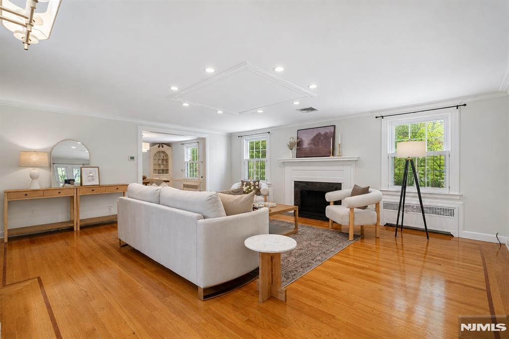 327 Chestnut Street