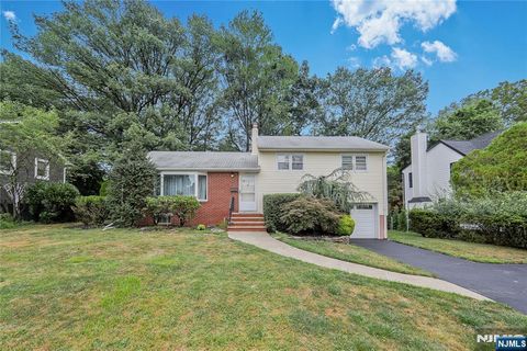 Photo of 270 Glen Ave, Dumont, NJ 07628 (MLS # 26013432)