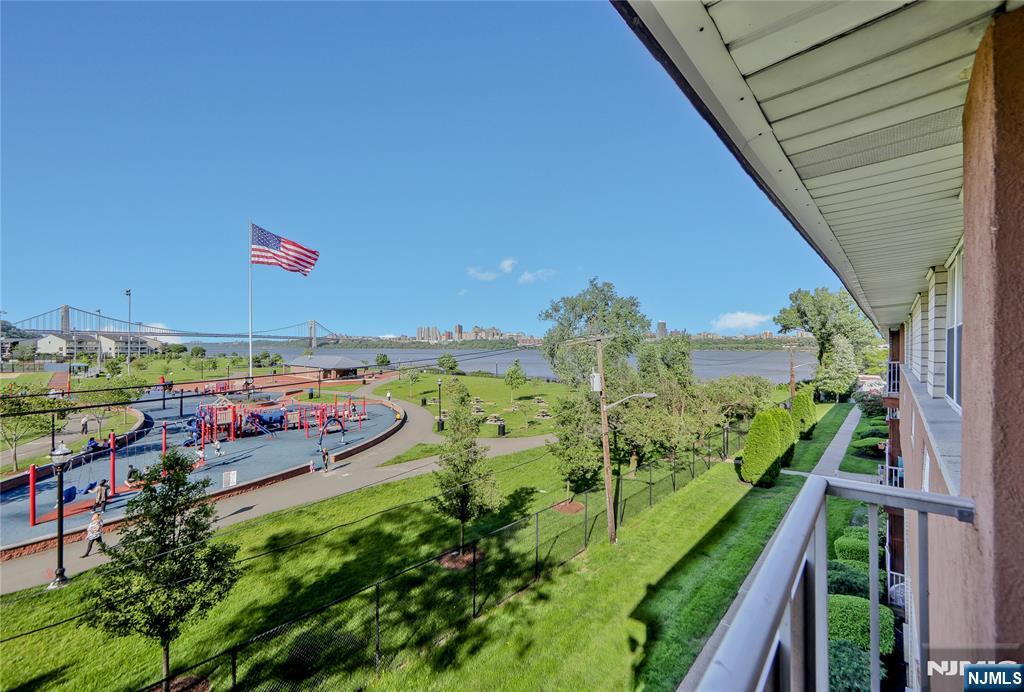 Rental Property at 1111 River Rd H20, Edgewater, New Jersey - Bedrooms: 1 
Bathrooms: 2 
Rooms: 3  - $3,200 MO.