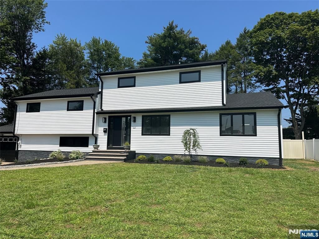 Photo of 229 Standish Road, Paramus, NJ 07652 (MLS # 25023787)