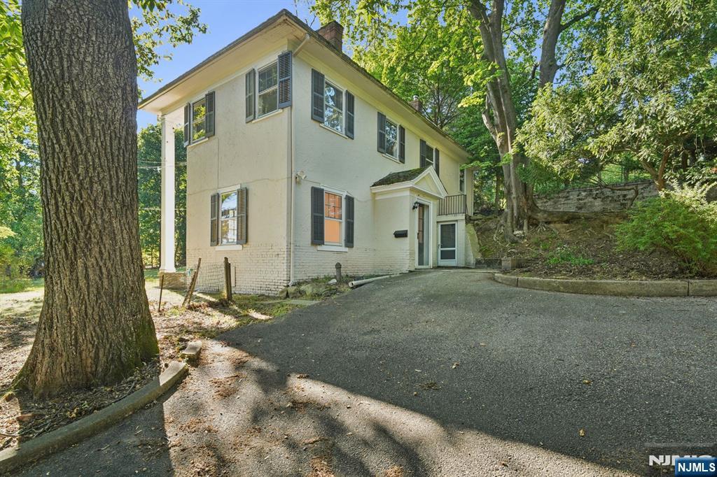 25 Prospect Avenue COTTAGE