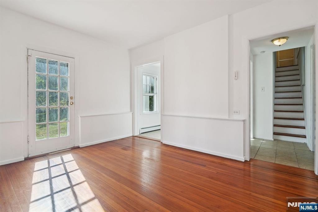 25 Prospect Avenue COTTAGE