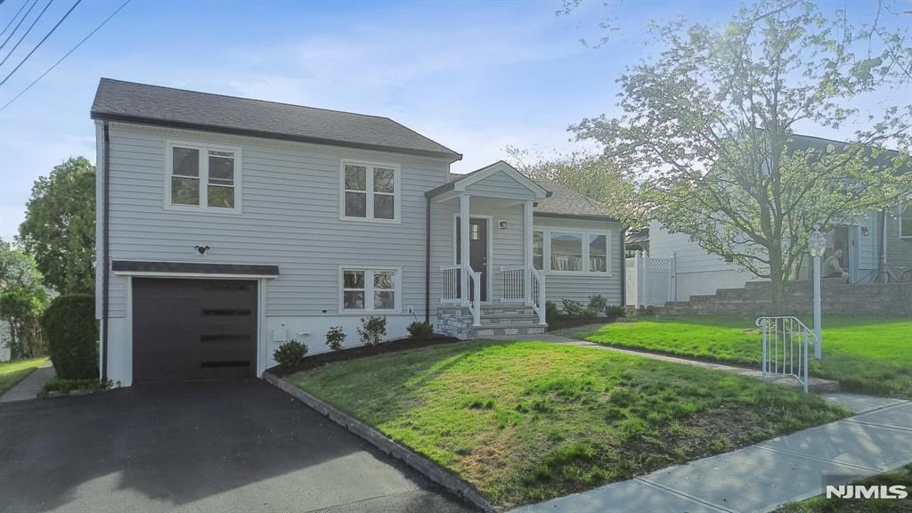 Photo of 27 Mountainview Drive, Clifton, NJ 07013 (MLS # 26014129)