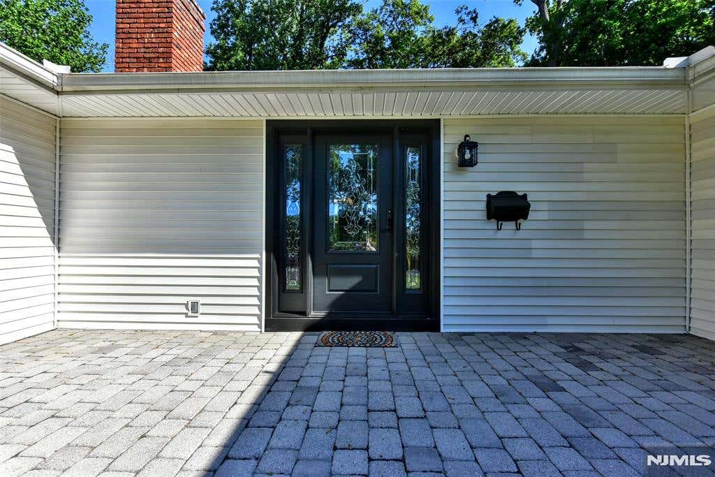 Photo of 43 Overlook Court, Ramsey, NJ 07446 (MLS # 26020918)
