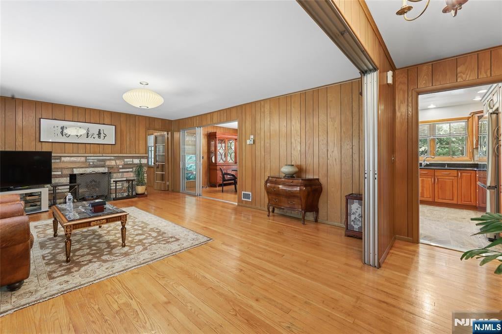 12 Beverly Road