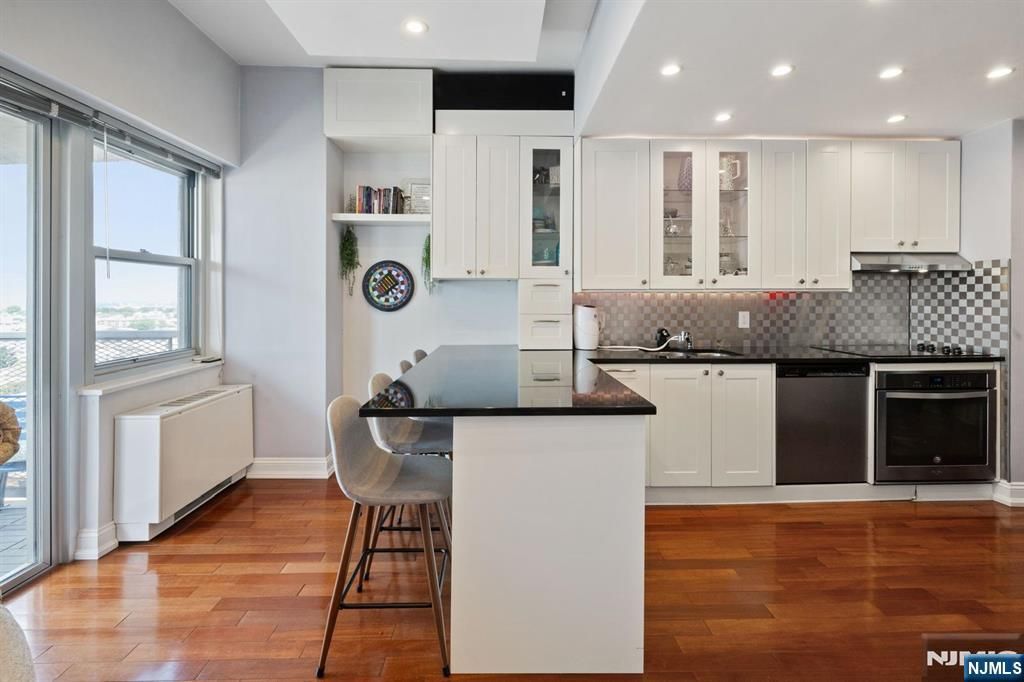 Photo of 6600 JFK Blvd E #23J, West New York, NJ 07093 (MLS # 25037658)