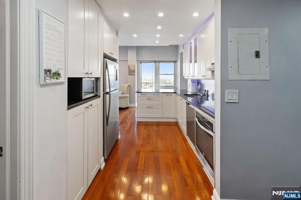 Photo of 6600 JFK Blvd E #23J, West New York, NJ 07093 (MLS # 25037658)