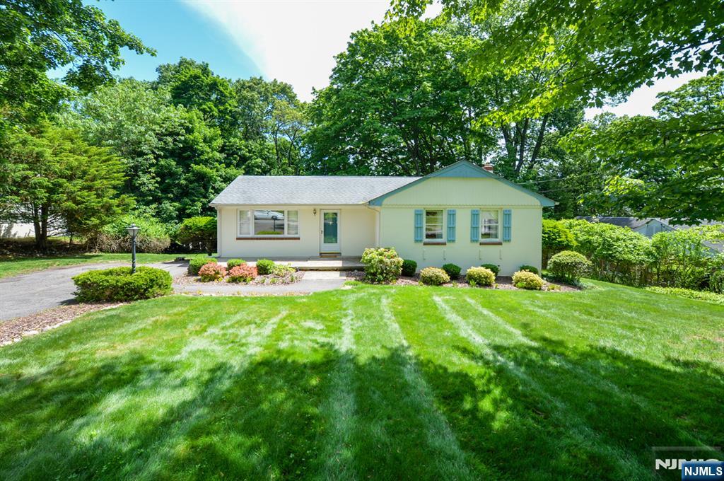 51 Charwalt Drive