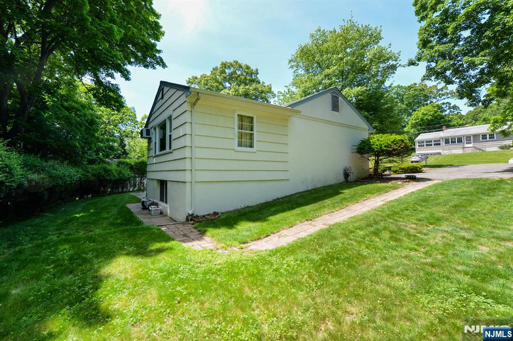 51 Charwalt Drive