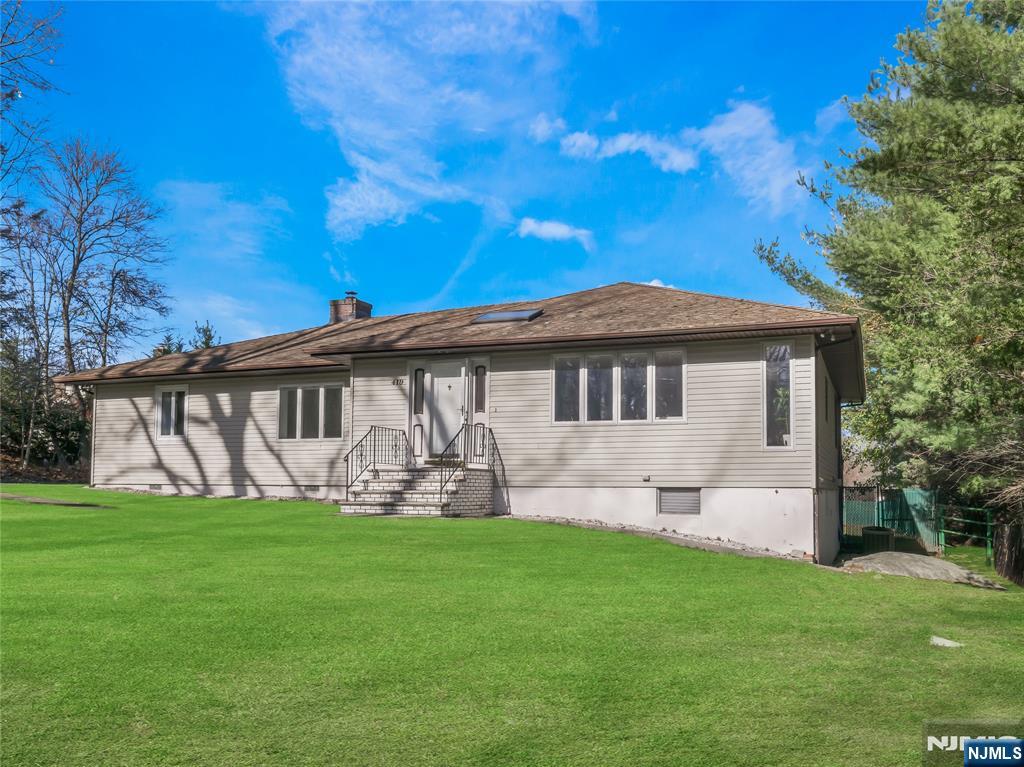 Property for Sale at 419 Ratzer Road, Wayne, New Jersey - Bedrooms: 5 
Bathrooms: 3 
Rooms: 10  - $950,000