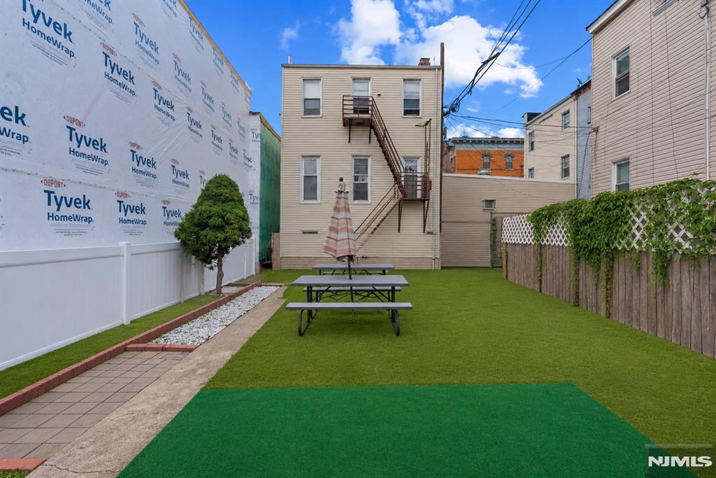 609 38th Street