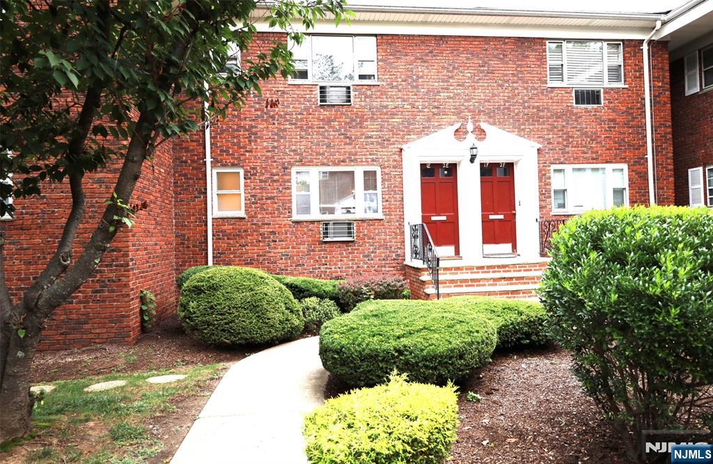 Rental Property at 640 Franklin Ave E1, Nutley, New Jersey - Bedrooms: 1 
Bathrooms: 1 
Rooms: 3  - $1,900 MO.