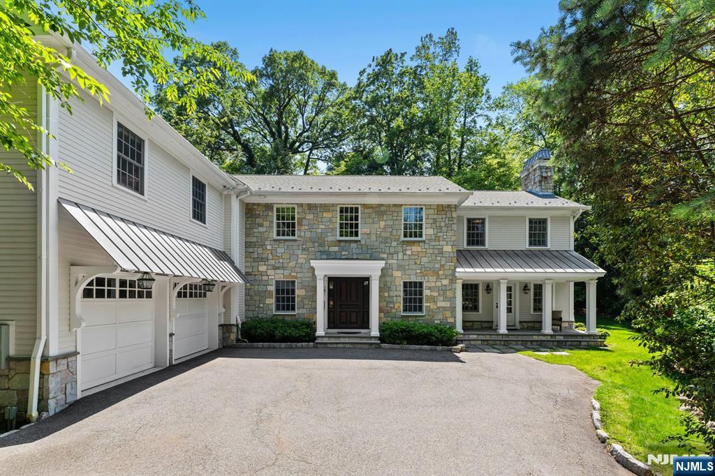56 Knoll Road, Tenafly, New Jersey - 5 Bedrooms  
6 Bathrooms  
10 Rooms - 