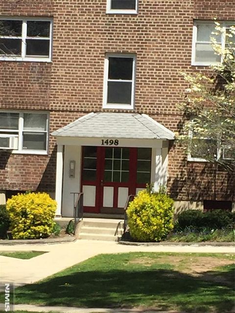 Photo of 1498 W Terrace Cir #3, Teaneck, NJ 07666 (MLS # 25043759)