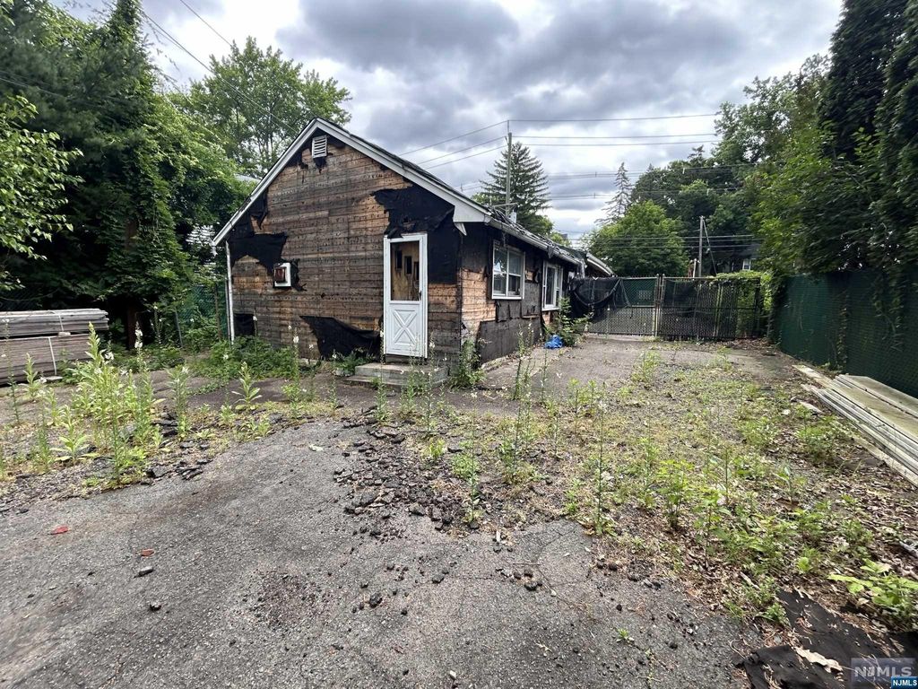 Photo of 495 Paramus Road, Paramus, NJ 07652 (MLS # 24018290)