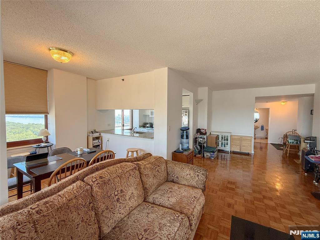 100 Old Palisade Road 3402