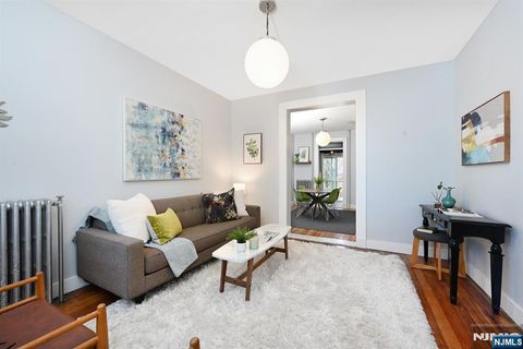 MLS: 25008846