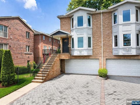 Photo of 272 Highland Avenue, Palisades Park, NJ 07650 (MLS # 26011368)