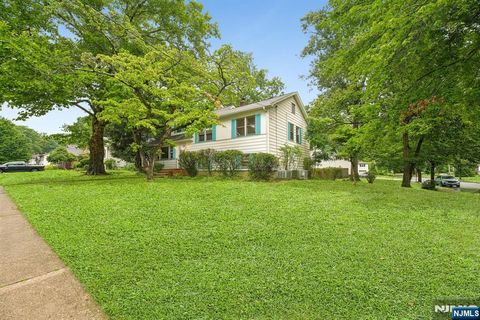 Photo of 46 Lidgerwood Parkway, Morristown Township, NJ 07960 (MLS # 26026786)