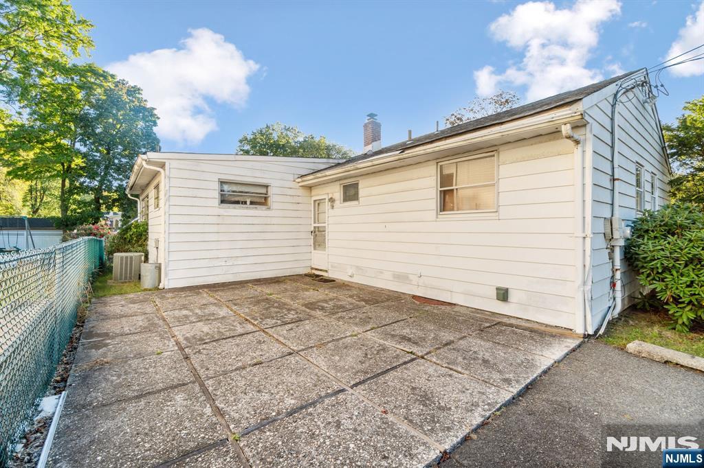 2 Overlook Avenue