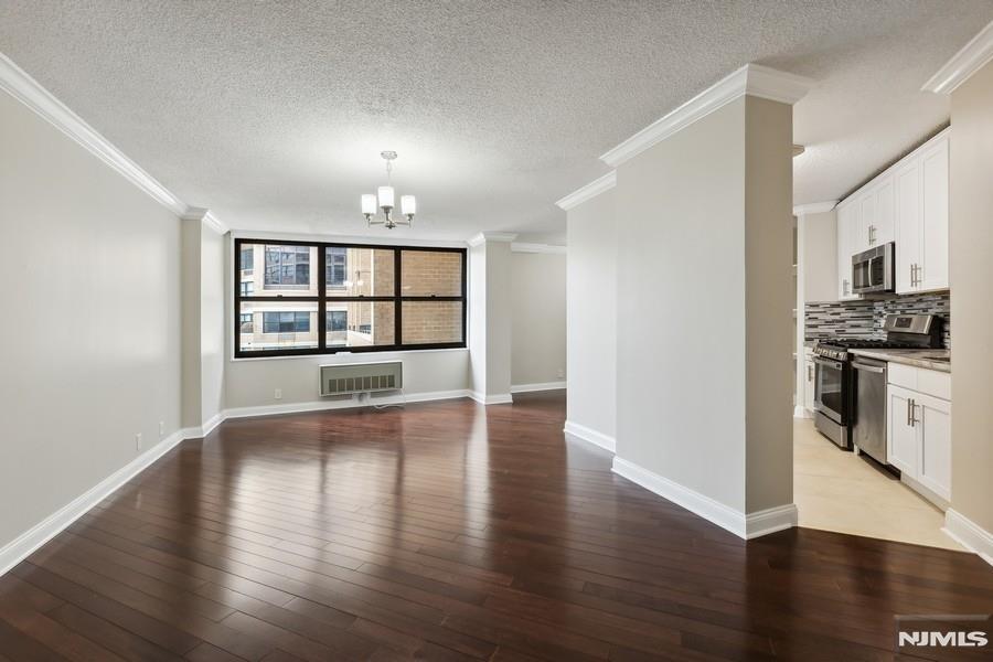 7002 Boulevard East 17H