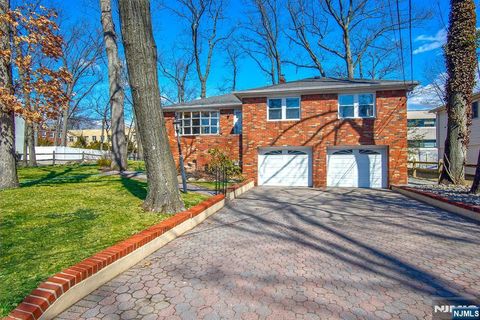 53 Dillingham Place, Englewood Cliffs, NJ 07632 - MLS#: 25006163