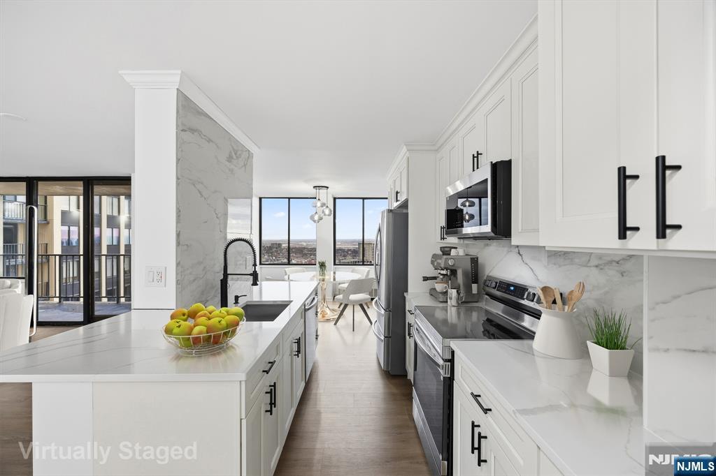 300 Winston Drive 2502