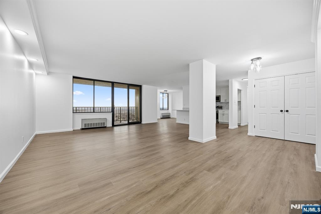 300 Winston Drive 2502