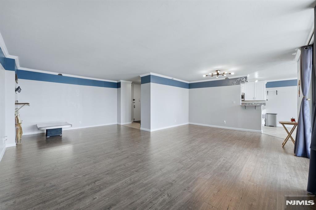 300 Winston Drive C0518