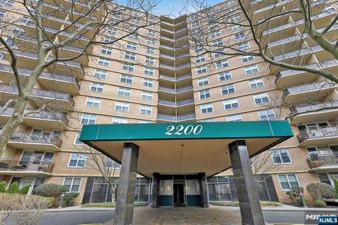 Photo of 2200 N Central Rd #15G, Fort Lee, NJ 07024 (MLS # 26009780)