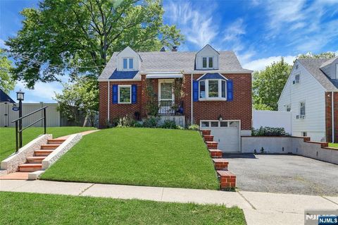 Photo of 365 Marvin Avenue, Hackensack, NJ 07601 (MLS # 26015633)