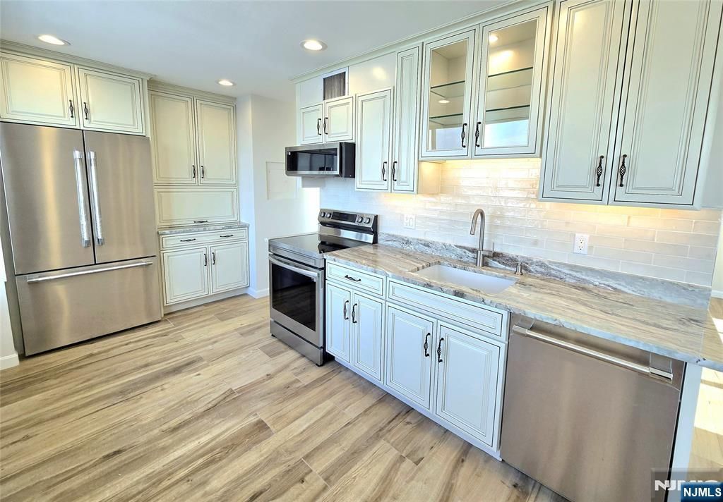 Photo of 151 Prospect Avenue #19A, Hackensack, NJ 07601 (MLS # 26002329)