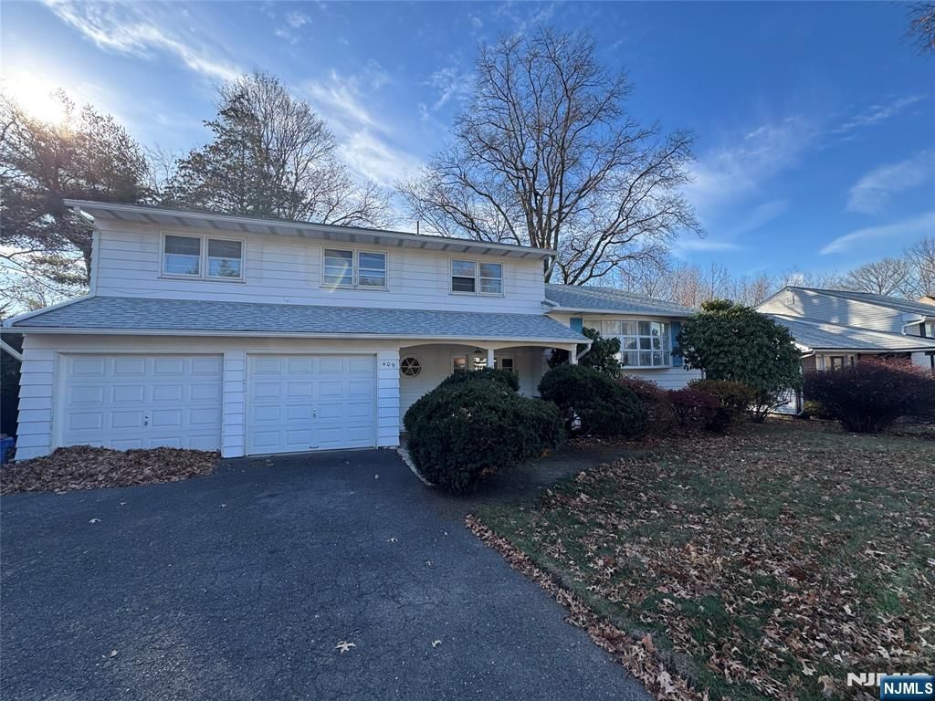 Photo of 409 W Anderson Street, Hackensack, NJ 07601 (MLS # 25042815)