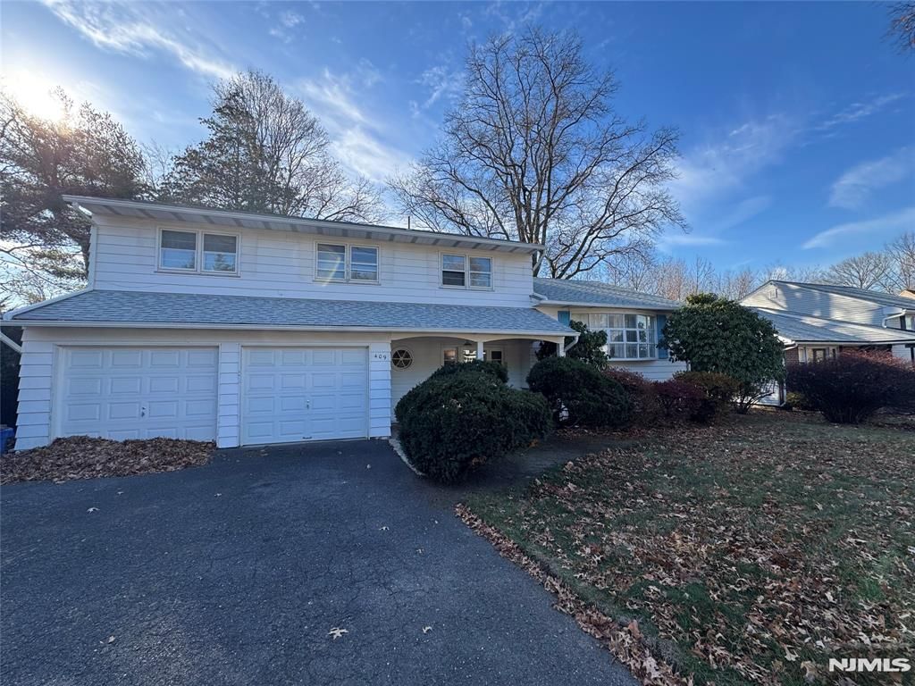 Photo of 409 W Anderson Street, Hackensack, NJ 07601 (MLS # 25042815)