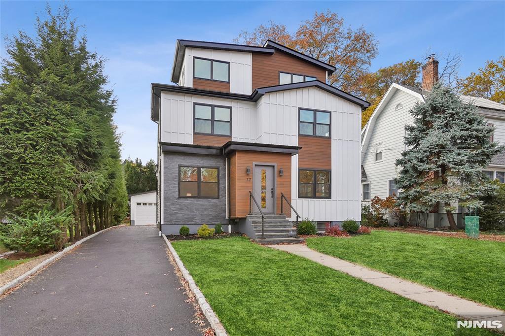 37 Undercliff Road