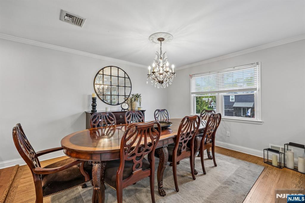 88 Stelling Avenue
