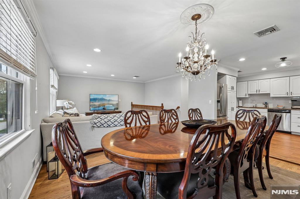 88 Stelling Avenue