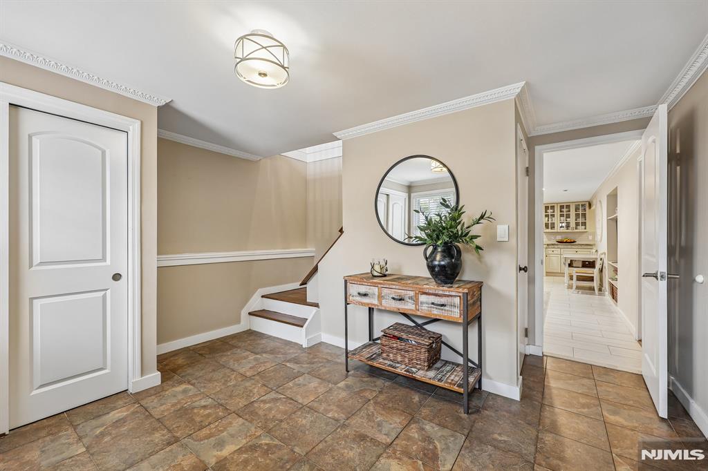 88 Stelling Avenue