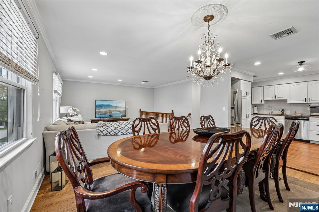 88 Stelling Avenue