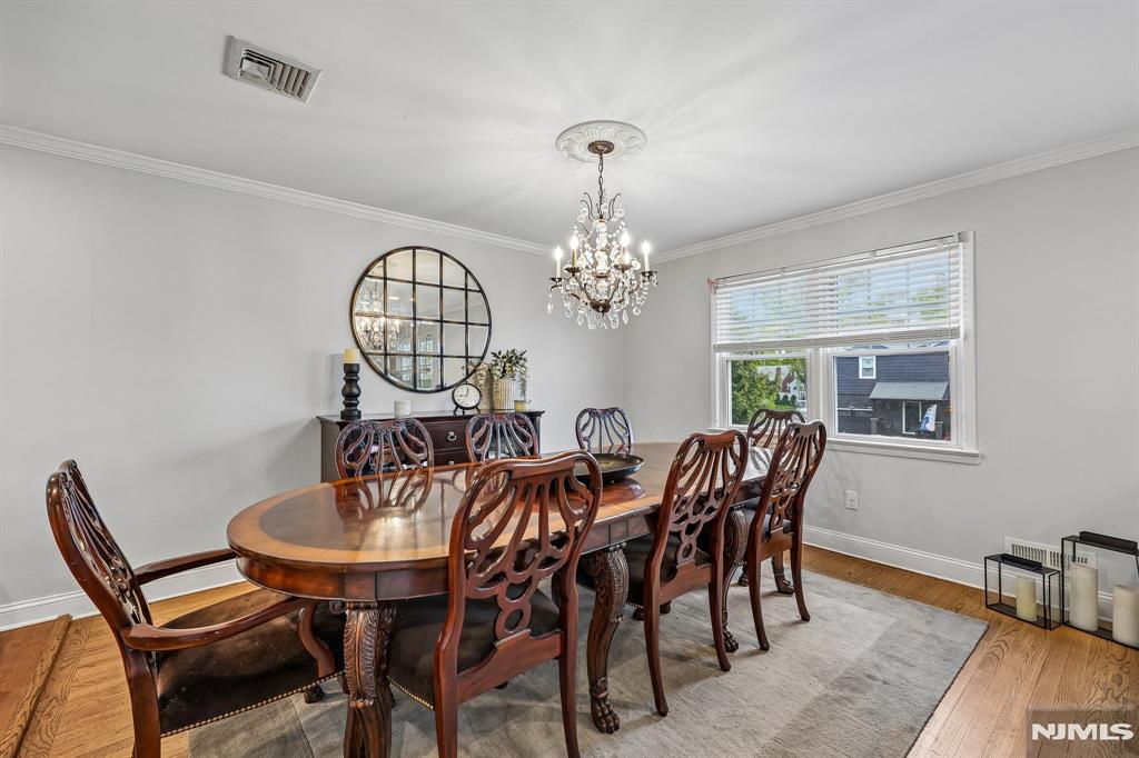 88 Stelling Avenue