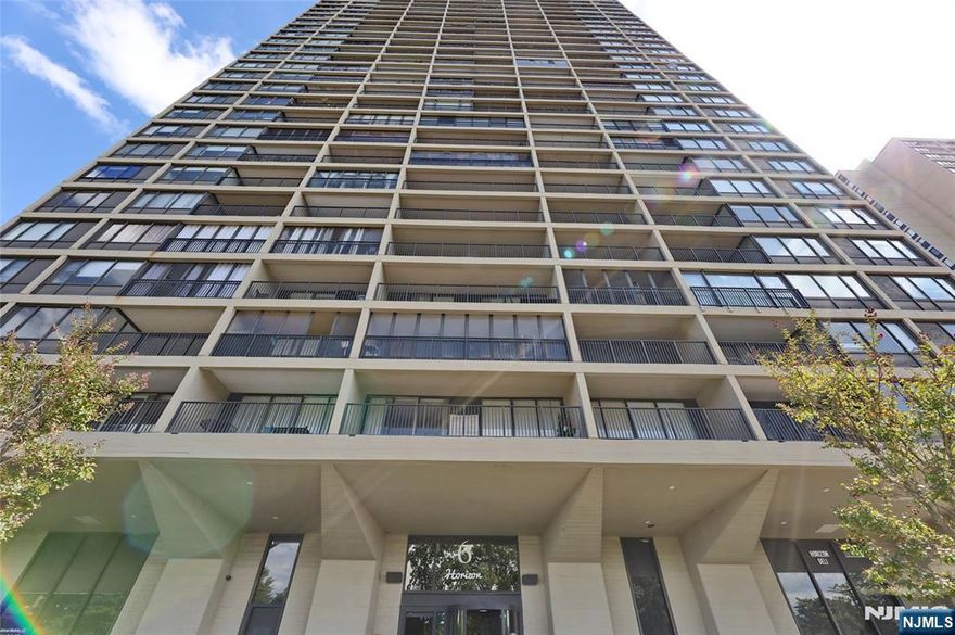 Welcome to this beautiful, well-maintained one bed, one bath co-op in the highly desirable Horizon House community in Fort Lee, NJ. This spacious unit perched on the 21st floor features unobstructed, west- facing views, allowing you to enjoy breathtaking sunsets right from your home. Large windows fill the space with natural light, creating a warm and inviting atmosphere throughout the day. The Horizon House offers full-service amenities, including 24-hour doorman, concierge, fitness center, outdoor pool, tennis courts, and more. With its prime Fort Lee location, you will have easy access to shopping, dining, transportation, and the George Washington Bridge. A hassle-free lifestyle, monthly maintenance includes all utilities and real estate taxes. Minimum 25% down payment required, 4:1 Debt/Income Ratio. Board approval necessary. Do not miss this rare opportunity to own a home with unmatched views and resort-style living in one of Fort Lee's iconic buildings. Total : $2223.16 (maintenance: $ 1672.77, Parking: $72.60 , Cap Assess. $406.25, Cable/Int :$71.54).