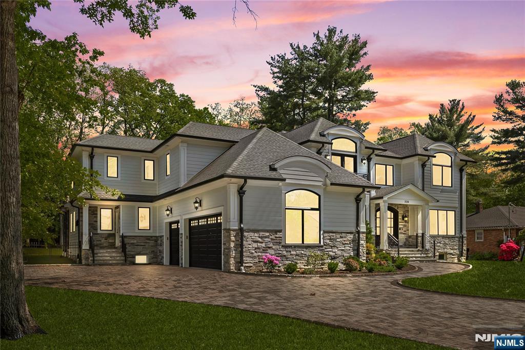 504 Kendrick Street, Paramus, New Jersey - 5 Bedrooms  
6.5 Bathrooms  
15 Rooms - 