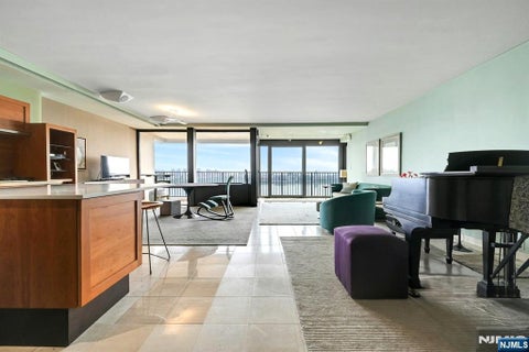 Photo of 3 Horizon Road #1033, Fort Lee, NJ 07024 (MLS # 26029654)